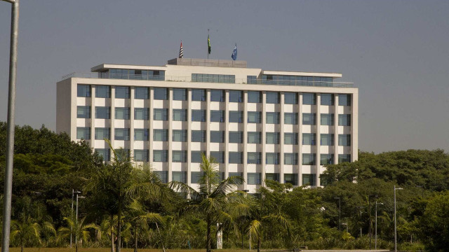 Assaltantes roubam laboratório da USP durante virada de ano