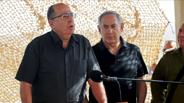 
                    Principal rival eleitoral de Netanyahu promete derrotar Hamas em 18 meses
                