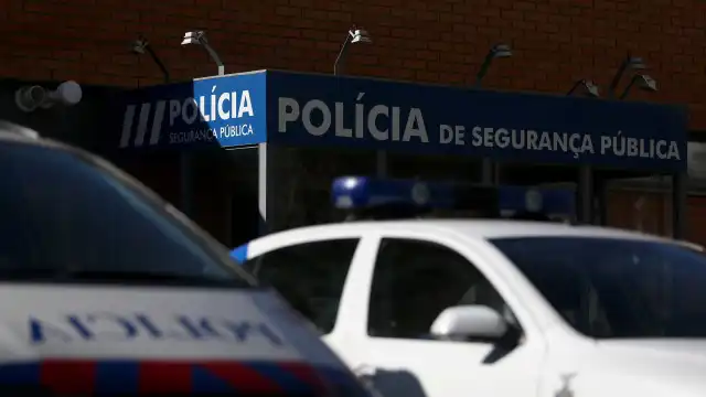 Três mortos em tiroteio na zona de Santa Apolónia. Suspeitos em fuga