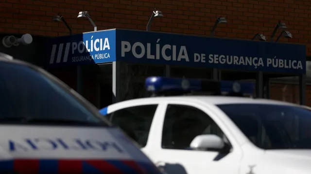 Telemóvel furtado em festival leva PSP a Arroios. Recuperaram mais de 100