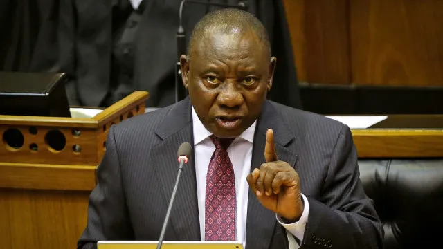 
                    Ramaphosa felicita Burnham e quer reforçar relações com Reino Unido
                