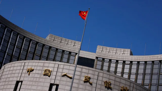 
                    Banco central da China mantém taxa de juro a 3% pelo 17.º mês consecutivo
                