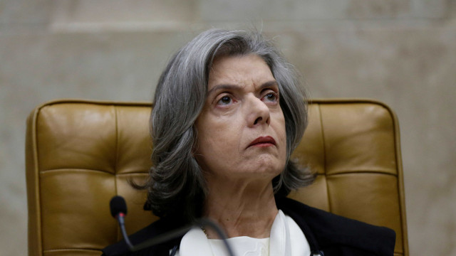 STF forma maioria para condenar Bolsonaro e outros réus por organização criminosa