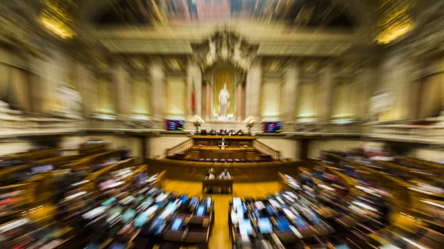 
                    Maioria apoia Aguiar-Branco para limitar a duas as comissões de inquérito
                