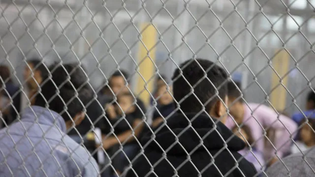 Manifestantes num centro de imigração do Texas condenados por terrorismo