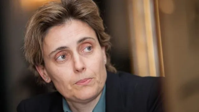 
                    Troca de cadeiras na Sonae: Cláudia Azevedo deixa de ser CEO - porquê?
                