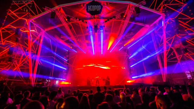 
                    Neopop celebra 20 anos de música eletrónica entre hoje e sábado em Viana
                