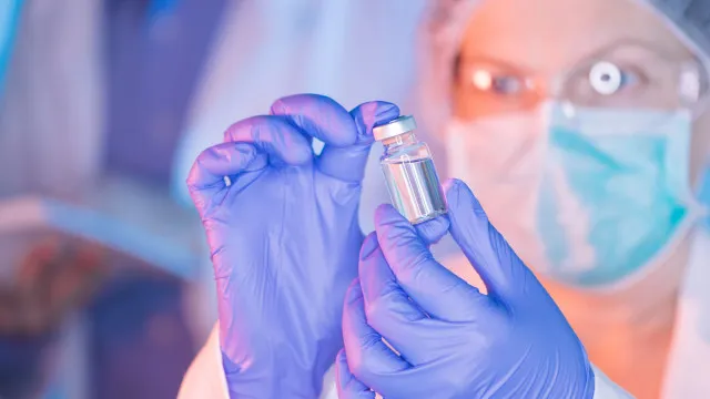 
                    Nova imunoterapia mostra resultados promissores em tumores resistentes
                