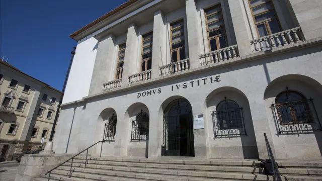 
                    Adiada leitura do acórdão do ex-padre acusado de burla e violação
                