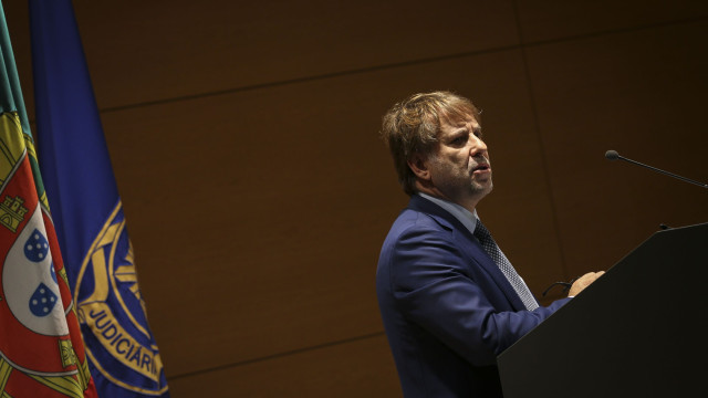 Carros, sofás, televisões. Que diz a lei sobre o uso de bens apreendidos?