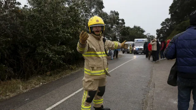 
                    Acidente com autocarro no sudoeste da China faz seis mortos e 11 feridos
                