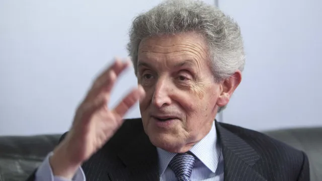 
                    Mota Amaral insiste que base da autonomia é 