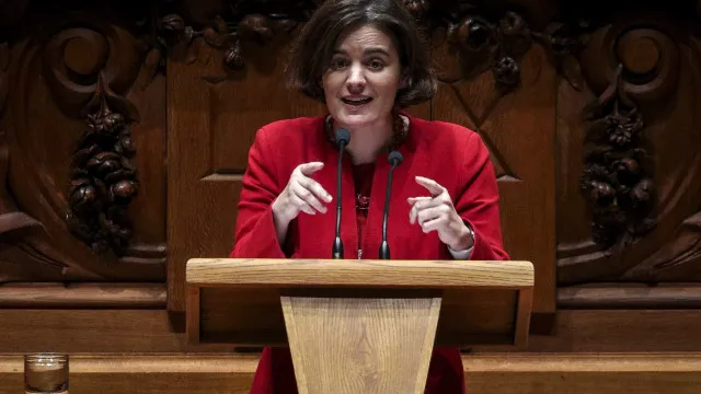 PS pede demissão da ministra da Saúde: "Já desistiu do SNS"