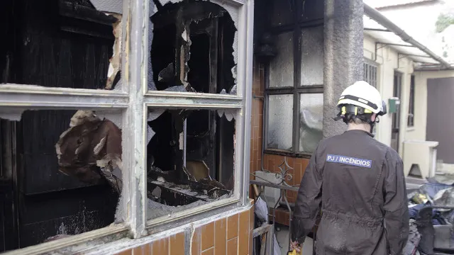 PrejuÃzos e "vinganÃ§a" em Braga: Quatro detidos por incendiarem veÃculos