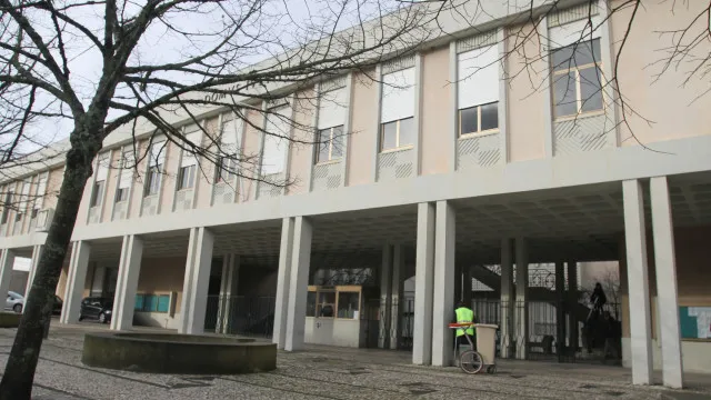 
                    Tribunal de Penafiel condenou 13 arguidos por burla a entidades bancárias
                