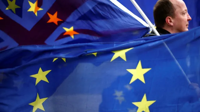 
                    Brexit. Principais datas desde referendo que surpreendeu Reino Unido e UE
                