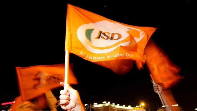 
                    Secretário-geral da JSD João Pedro Luís anuncia candidatura à liderança
                