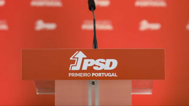 
                    Candidaturas a líder do PSD até 18 de maio. Quem pode votar?
                
