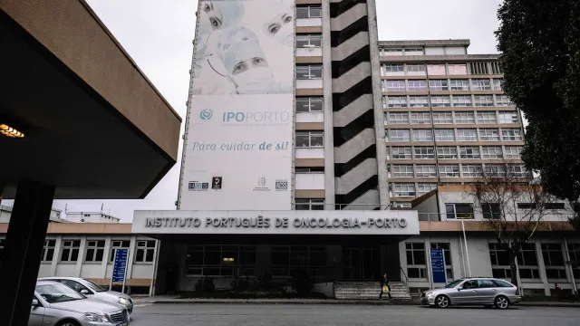 
                    Oncologista Júlio Oliveira reconduzido presidente do IPO Porto
                