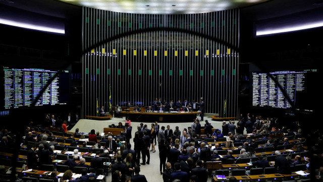 STF deve manter número de deputados para evitar decidir entre Congresso e governo