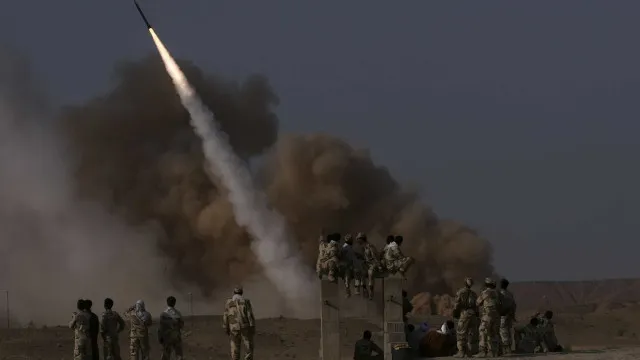 
                    Ministros das Finanças apelam a resposta 