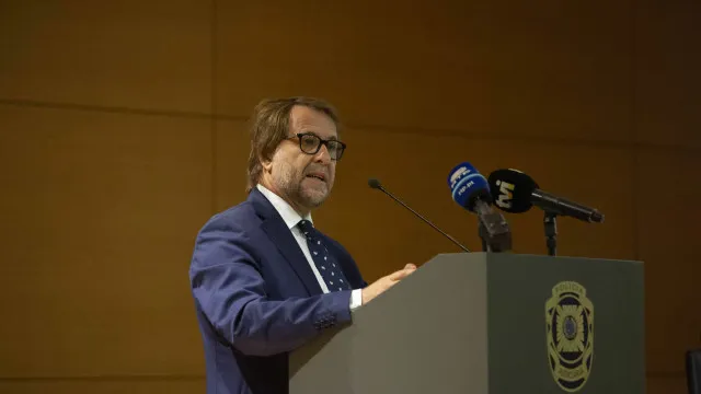 
                    Luís Neves tem condições para continuar? Eis o que dizem os partidos
                