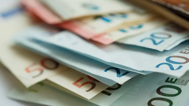 Governo admite que revisão do PIB pode baixar dívida pública