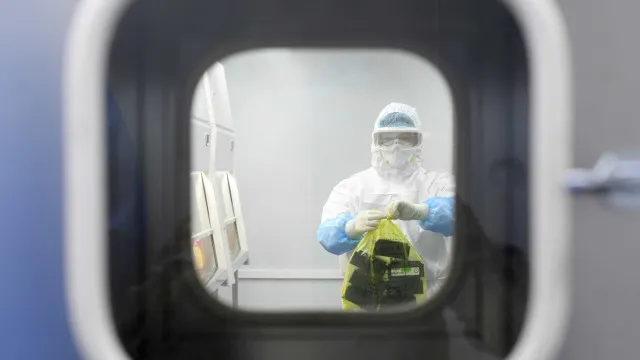 
                    Autarca de Wuhan que geriu primeiro surto de covid-19 acusado de corrupção
                