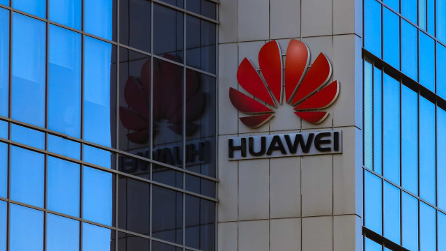 Huawei planeia lançar sistema operativo para telemóveis a nível global