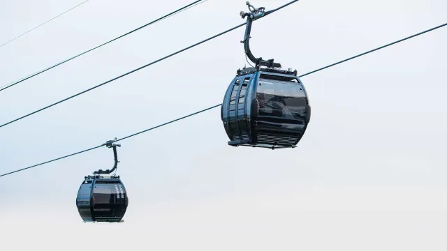 Novo telefÃ©rico em Gaia ligarÃ¡ praia das Pedras Amarelas Ã  ArrÃ¡bida