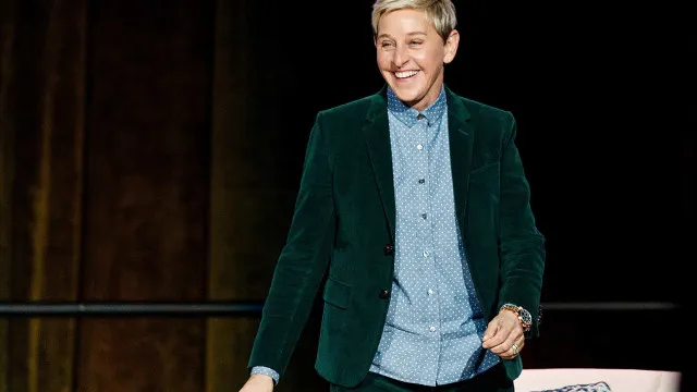 Após mudança de país... a cor do cabelo. Ellen DeGeneres irreconhecível