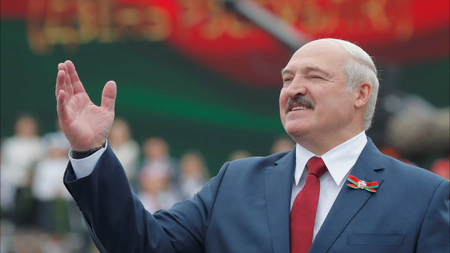 Lukashenko felicita Trump e deseja 