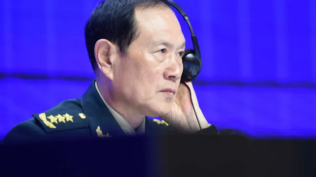 
                    China condena dois ex-ministros da Defesa à morte com pena suspensa
                