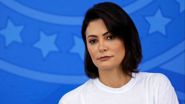 Michelle fala em humilhação após Moraes mandar polícia monitorar Bolsonaro
