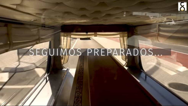 "Vais Avante?". Funerária oferece boleia no fim da Festa do Avante!