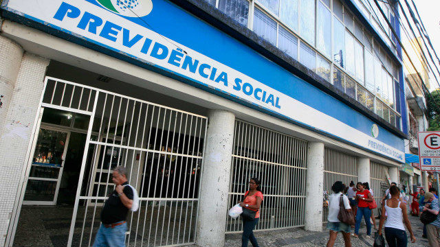STF aprova regra que aumenta contribuição de servidor aposentado