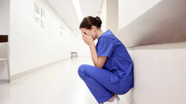 
                    Universidade de Coimbra cria app para combater burnout em médicos
                