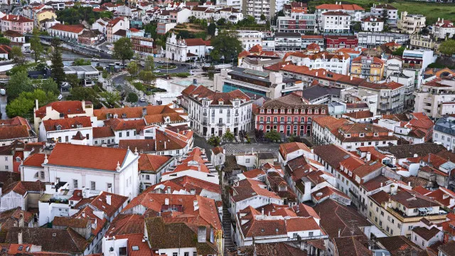 
                    Treze fotógrafos oferecem retratos em Leiria no Dia do Município
                