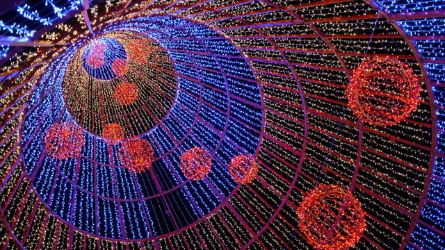 
                    Associação Turismo instala luzes de Natal com verbas da taxa turística
                