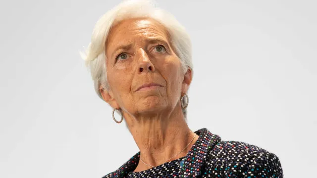 
                    Lagarde questiona responsabilização da IA. 