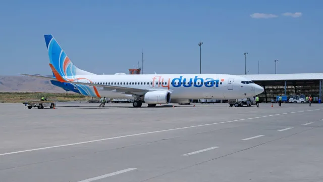 
                    Menina de 6 anos e mãe ajudaram a impedir queda de avião da Flydubai
                