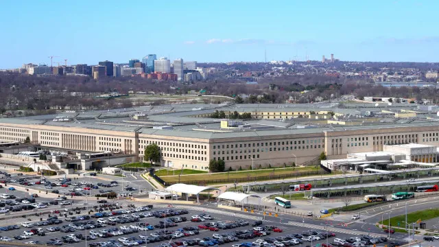 
                    Estados Unidos oficializam retirada da missão militar no Iraque
                