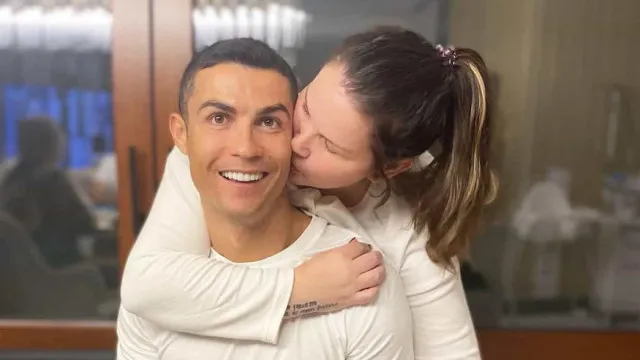 
                    Katia Aveiro ensina a fazer um dos pratos favoritos de Cristiano Ronaldo
                
