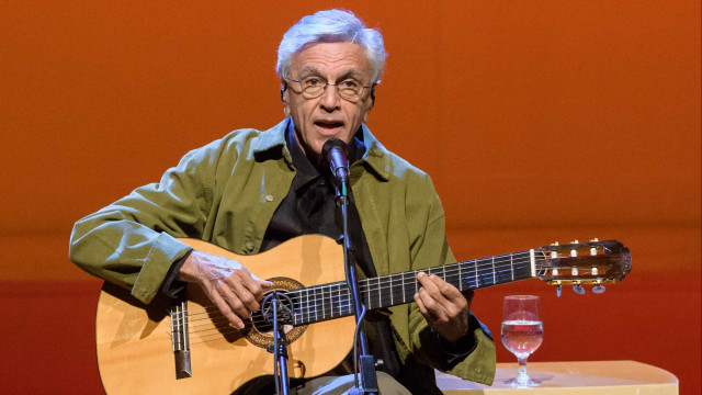 Caetano Veloso anuncia ato musical após projeto que reduz pena de Bolsonaro