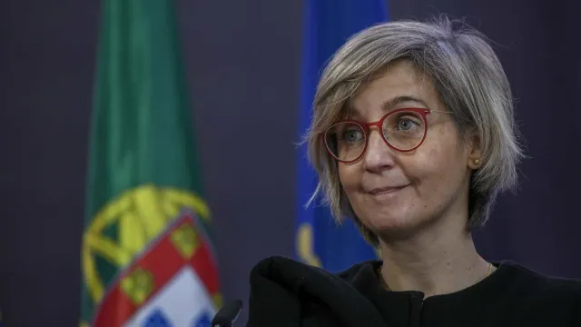 
                    Marta Temido defende Lacerda Sales. 