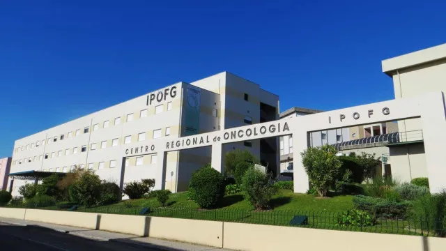 
                    Enfermeiros do IPO de Coimbra exigem retroativos e acesso remoto
                