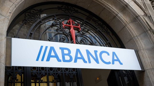 Abanca está a negociar saída de mais 120 trabalhadores em Portugal