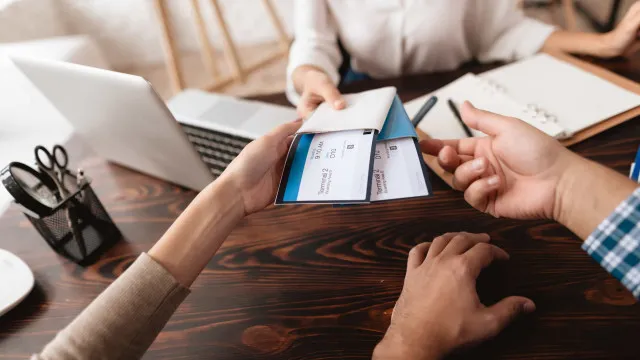 
                    Agente de viagens mata colega e esconde corpo no local de trabalho
                