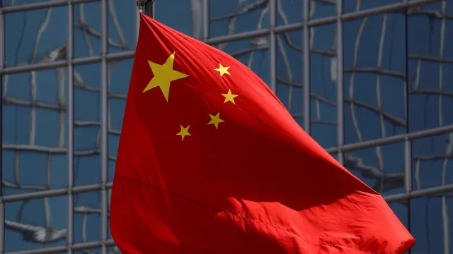 
                    China lidera armazenamento em baterias, mas continua a subutilizar a rede
                
