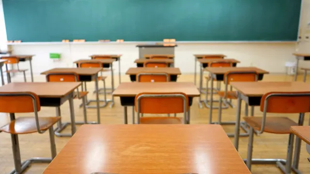 
                    Alpiarça: 10 alunos suspensos por esquema para obter enunciados de testes
                